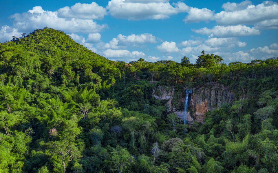 Luftaufnahme des Salto Suizo, dem h&ouml;chsten Wasserfall Paraguays in der N&auml;he der Colonia Independencia und Vallarrica.